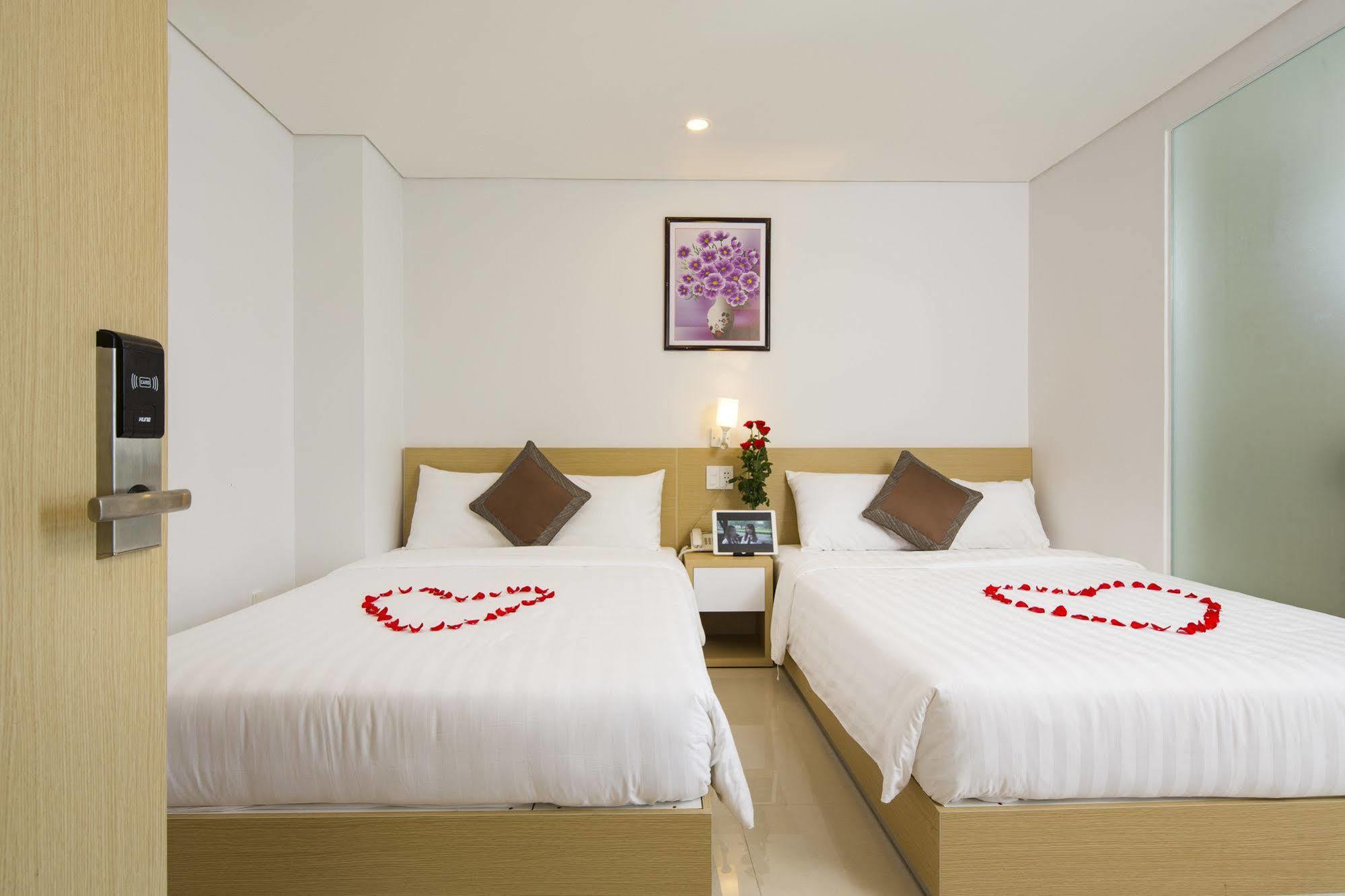 Love Hotel Nha Trang Exterior photo